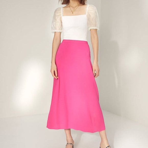 Aritzia Pink Skirt *New with tag - Picture 2 of 3